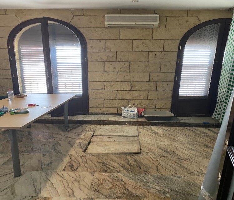 INTERIOR 2 LOCAL.jpg